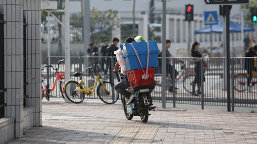 【愛在城市】“快遞小白”十年成長路