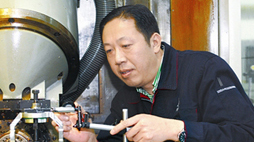 【2016勞動者之歌】魯宏勛的“金屬雕花”