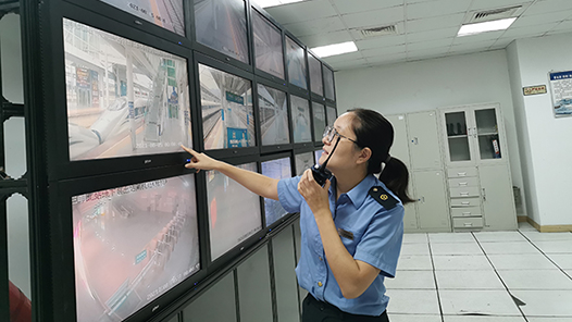 【一線：360行】綜控員·火車站里的“大管家”