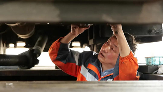 【愛在城市】這位低調的城市美容師 36年修理上萬輛環衛車輛