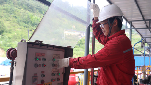 【“五小”創新有我在】一線工人給螺栓穿衣戴帽