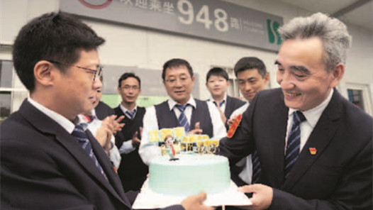 【愛在城市】948路駕駛員江國平退休了 三套工作服記錄三十年情懷