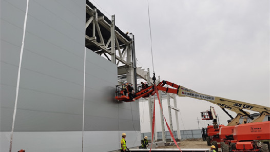 【“五小”創新有我在】定制“棉衣”讓超大廠房無懼風寒