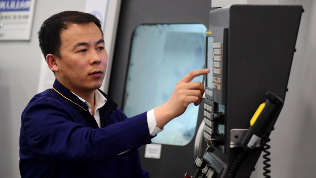 勞動者之歌 | 何小虎