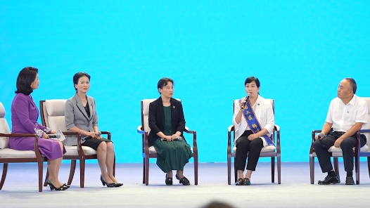 大國工匠閃亮登場丨巾幗勞模工匠成長需要怎樣的土壤？她這樣說