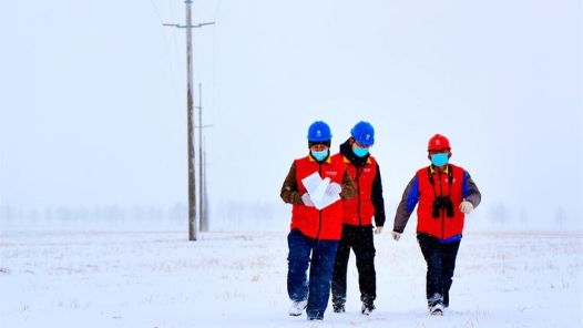 中國(guó)夢(mèng)·大國(guó)工匠篇 | 阿曼吐爾·依沙木丁：在天山腳下做“光明”的守護(hù)者