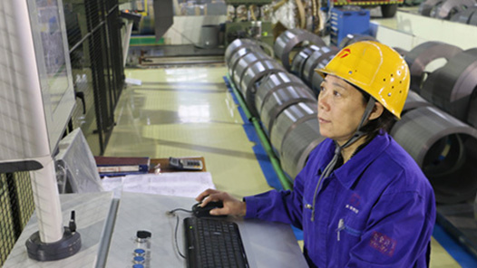 中國夢·大國工匠篇 | 金牌工人戚紅和她的15人切鐵組