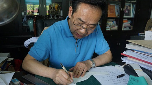 中國夢·大國工匠篇 | 鞋楦大師陳國學：以匠心守初心 毫厘之間詮釋工匠精神（圖）