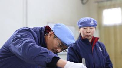 中國(guó)夢(mèng)·大國(guó)工匠篇 | “池一刀”傳奇：在航天火藥上雕刻，生命系于毫厘之間