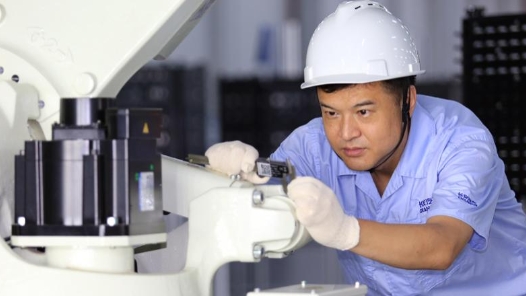 中國夢·大國工匠篇｜機電神醫劉源：匠人之心 傳藝育人