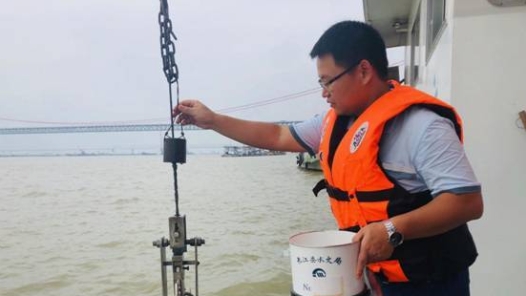 中國夢·大國工匠篇 ｜“技術達人”羅興：把脈江河苦亦樂