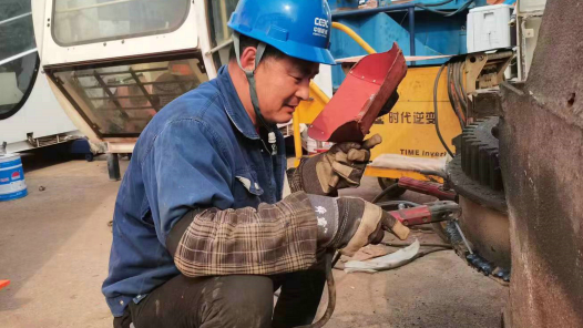 “五小”創新有我在｜龍門吊行走輪磨損修復質量達標