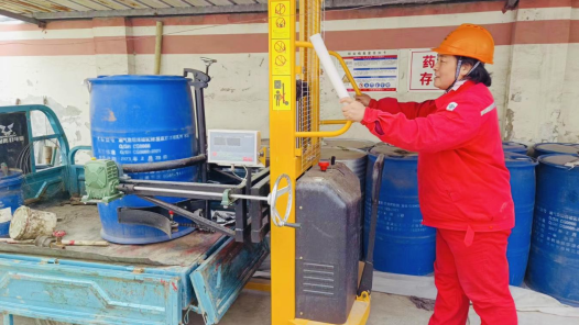 “五小”創新有我在 | 油井加藥用上“加油槍”