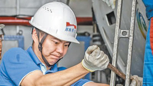 團結奮斗開新局 喜迎工會十八大·勞動者之歌｜逐夢深海的奮斗者