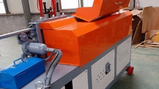 “五小”創新有我在｜一套小型鋼筋鋸切機，實現鋼筋批量化“秒斷”