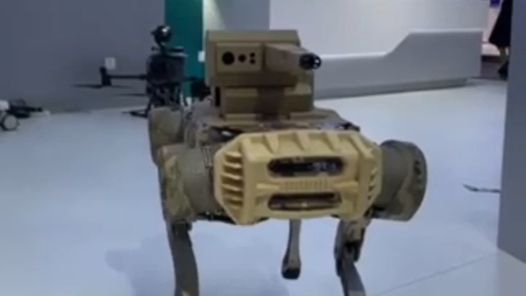 能跑會爬！四足無人平臺亮相第二屆工匠大會