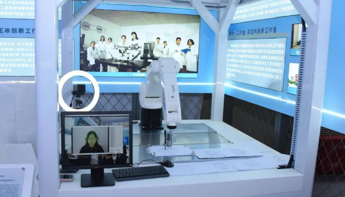 27會畫畫的機器人