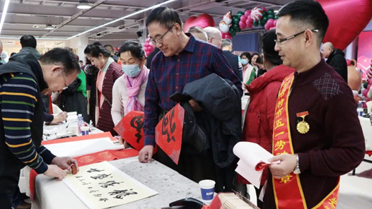 呼和浩特市總工會(huì)開(kāi)展迎新春、送祝福活動(dòng)