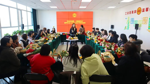 呼和浩特市總工會(huì)開(kāi)展關(guān)愛(ài)女性網(wǎng)約車司機(jī)“三八”國(guó)際勞動(dòng)?jì)D女節(jié)慰問(wèn)活動(dòng)