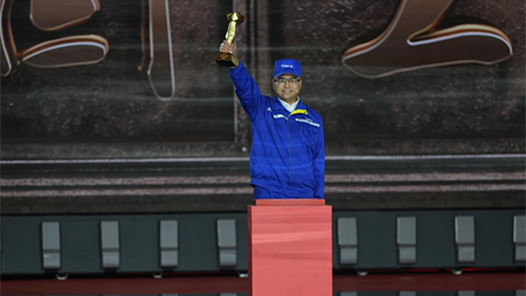 身邊的大國工匠｜毫厘之間，為變壓器繞制“心臟”