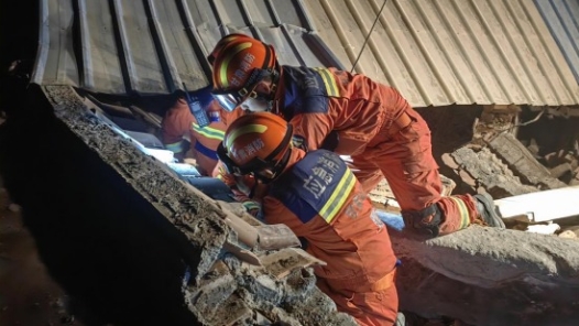 筑夢現代化 共繪新圖景·最美職工｜赴湯蹈火只為群眾安康