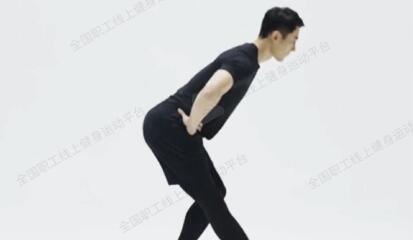 31 俯身大腿后側動態拉伸