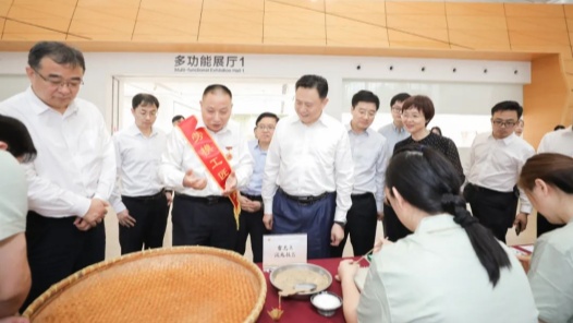 徐留平：強化工會數智化建設 做好新就業形態勞動者工會工作