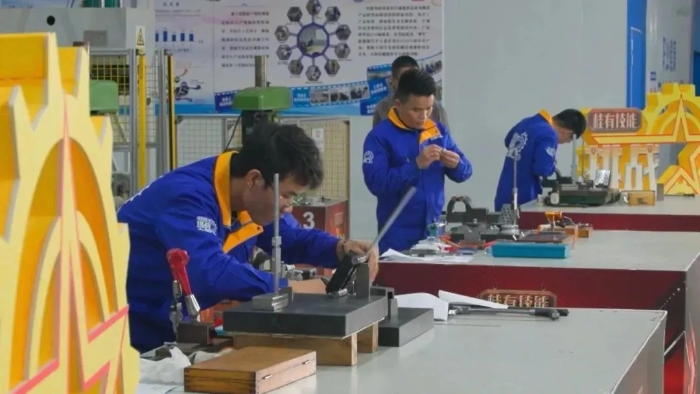 選手正在激烈比拼。