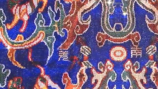 何以中國丨一站穿越兩千年 從漢代錦護臂到和田版歌舞劇