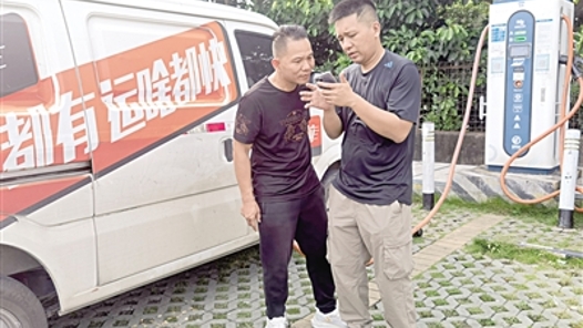 維權(quán)故事傳開去 貨車司機(jī)主動(dòng)來入會(huì)