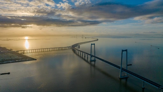 奮進強國路 闊步新征程｜總量連上臺階 結構優化升級——新中國成立75周年經濟發展成就綜述