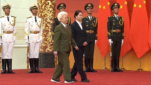 視頻｜田華兩次敬禮：我這個人就是屬于國家的