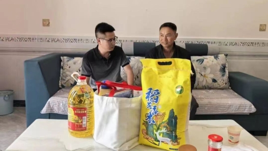 云南省總工會開展困難職工家庭暖心項目，配發物資暖心又實用！