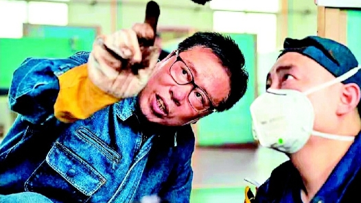 輝煌75載 與共和國同成長的勞動模范 | 孔建偉：焊花飛舞 淬煉精彩人生