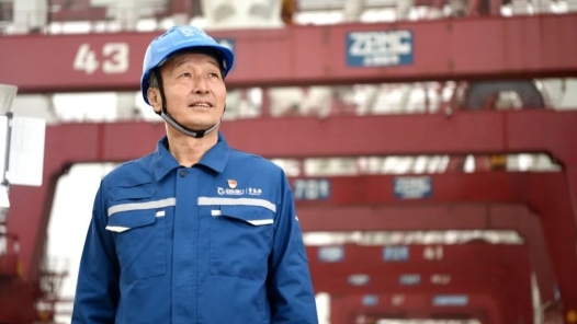 輝煌75載 與共和國同成長的勞動模范 | 許振超：從碼頭工人到“人民工匠”