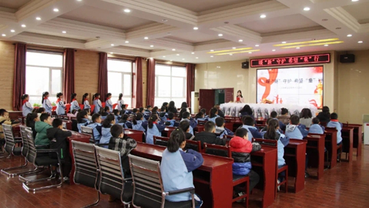 呼和浩特市總工會(huì)開(kāi)展關(guān)心關(guān)愛(ài)新就業(yè)形態(tài)勞動(dòng)者子女活動(dòng)