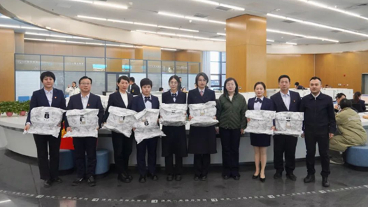 呼和浩特市總工會(huì)開(kāi)展職工勞動(dòng)保護(hù)慰問(wèn)活動(dòng)