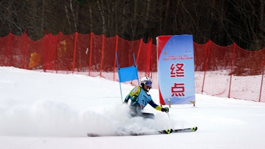 組圖來襲！看全國職工冰雪運動挑戰賽熱“雪”現場
