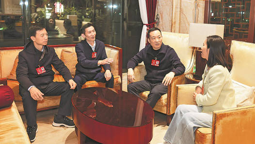 兩會影像丨多方合力 深化“產改”