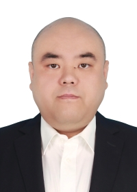 王學山同志證件照