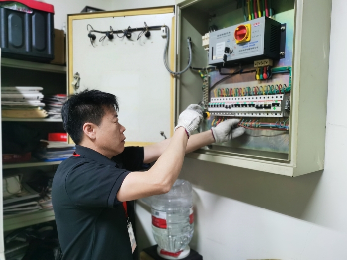 任德彪（工作照2）