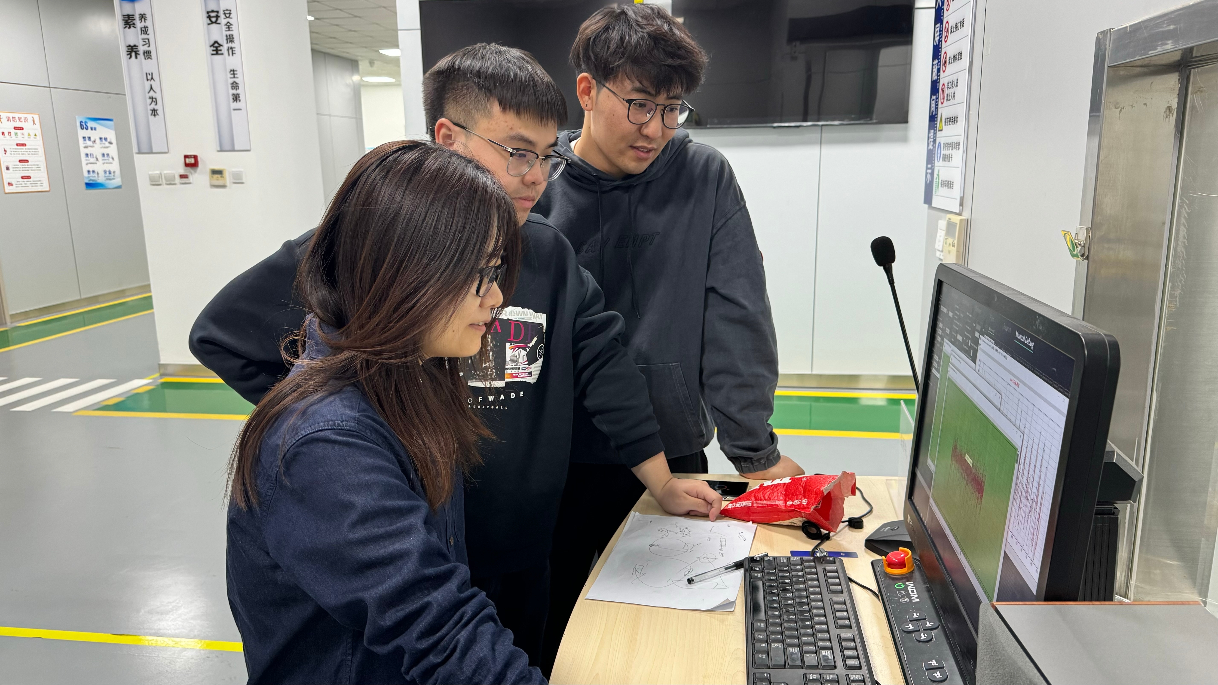 萬東醫療張莎工作照2