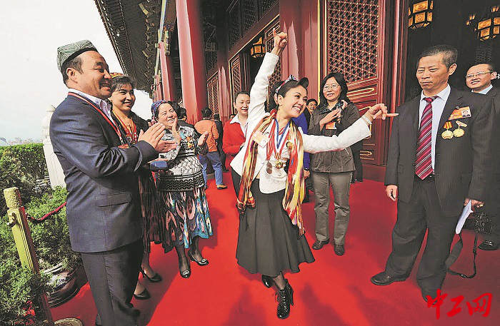 2954367_tpzz_1745575487261_b_副本_副本