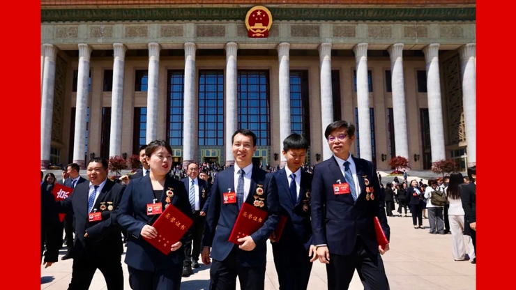 現(xiàn)場圖集｜這一刻，是屬于勞動者的榮光