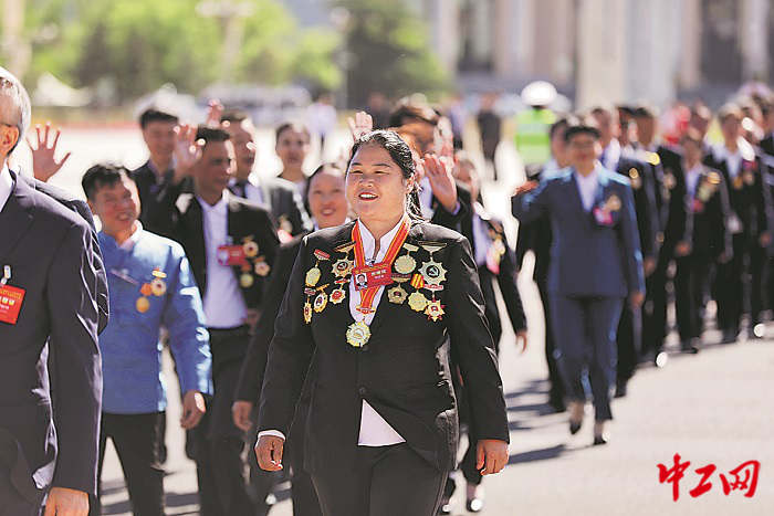 2960536_tpzz_1745909330669_b