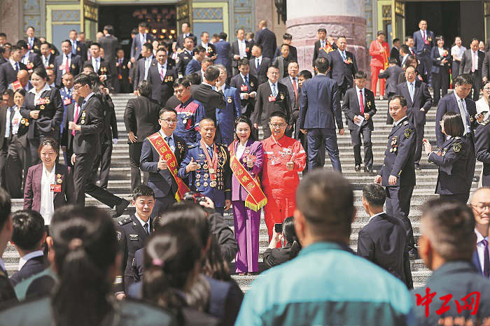 2960527_tpzz_1745916072620_b