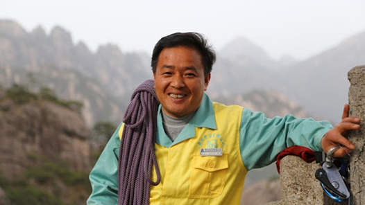 勞動者之歌丨“會飛檐走壁的放繩工”