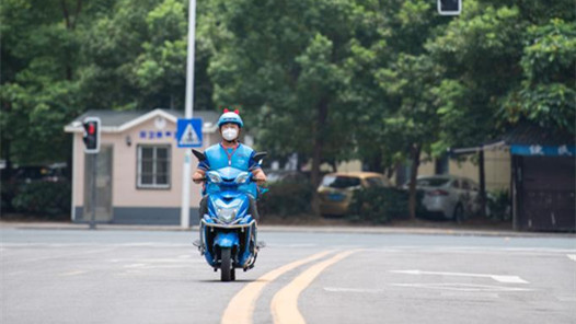 中國財(cái)貿(mào)輕紡煙草工會聯(lián)合餓了么送出30萬份“五一免費(fèi)愛心餐”