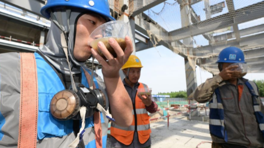 吉林省遼源市總工會(huì)啟動(dòng)2025年“工會(huì)送清涼、防暑保安康”慰問(wèn)活動(dòng)