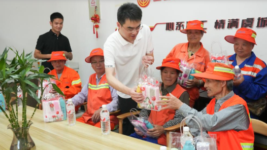 經(jīng)濟(jì)界面｜為新就業(yè)群體帶去盛夏中的清涼